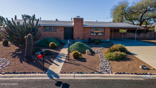 7418 E Calle La Vega, Tucson, AZ, 85710-3716 | Card Image