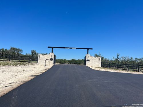 124 Brooklyn Dr, Mountain Home, TX, 78058-2210 | Card Image