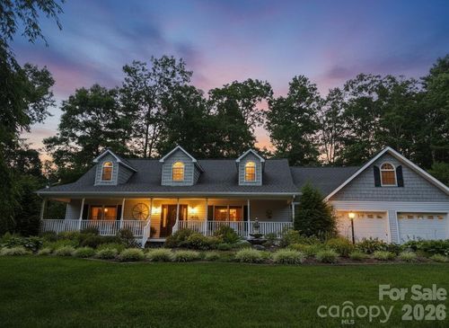 225 White Oak Rd, Burnsville, NC, 28714-6612 | Card Image