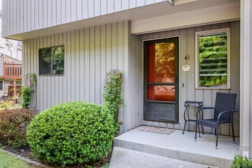 41 Rondout Hbr, Port Ewen, NY, 12466-5002 | Card Image