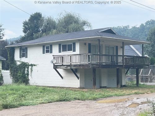 138 Jackson Way, Alum Creek, WV, 25003-9070 | Card Image