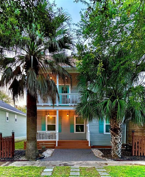 1212 Avenue L, Galveston, TX, 77550-6137 | Card Image