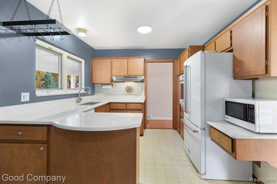 MId Century design with Quartz Countertops | Image 2