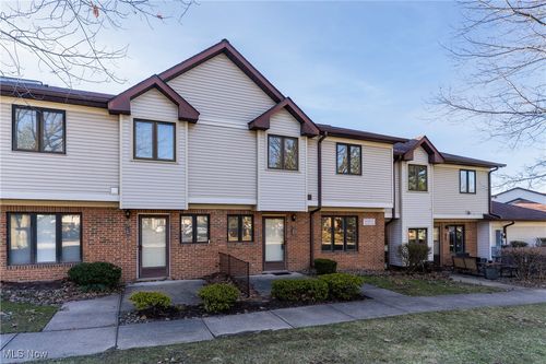 7154 Village Dr, Concord Township, OH, 44060-6570 | Card Image