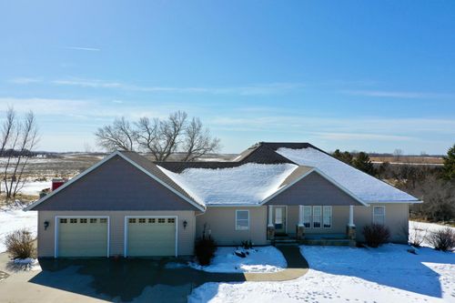 17216 County Road 5 Nw, New London, MN, 56273-9803 | Card Image