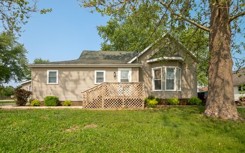 215 S High St, Elliott, IL, 60933 | Card Image