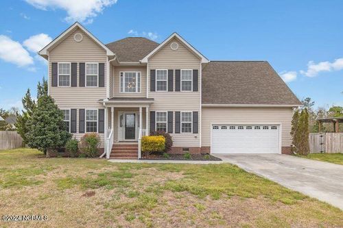 147 Harvest Moon Dr, Richlands, NC, 28574-8349 | Card Image
