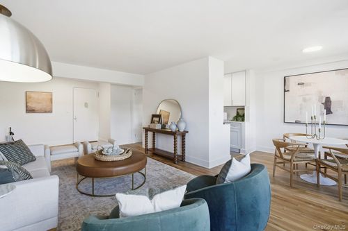 apt-518-80 E Hartsdale Ave, Hartsdale, NY, 10530-2808 | Card Image