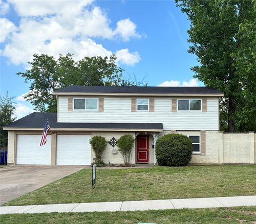 2823 Ermine Way, Farmers Branch, TX, 75234-4930 | Card Image