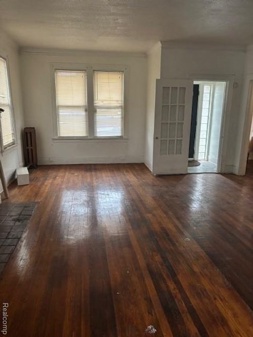 202 Farrand Park, Highland Park, MI, 48203-3354 | Card Image