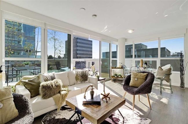 303 - 112 East 13 Th Street, Condo with 2 bedrooms, 0 bathrooms and 1 parking in North Vancouver BC | Image 2