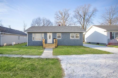 304 Dorothy St, Jerseyville, IL, 62052-2314 | Card Image