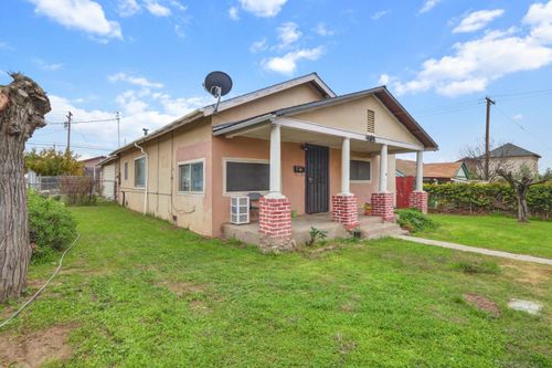 212 El Paso Ave, Modesto, CA, 95351-5320 | Card Image