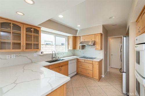 30 Gillman St, Irvine, CA, 92612-2703 | Card Image