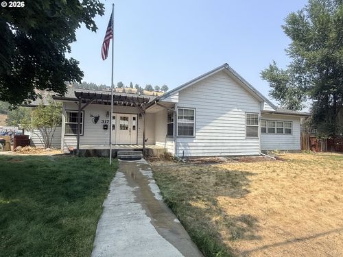 317 S Canyon Blvd, John Day, OR, 97845-1046 | Card Image