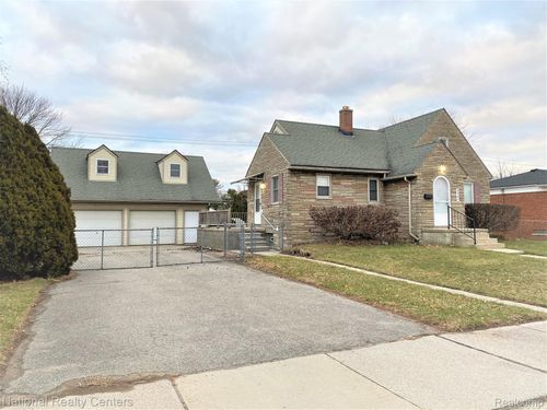8087 Chapp Ave, Warren, MI, 48089-1618 | Card Image