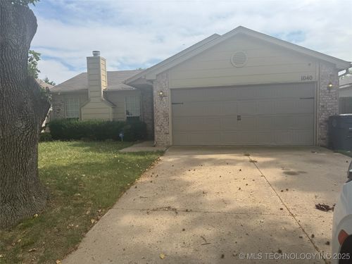 1040 64th St, Tulsa, OK, 74136-2211 | Card Image