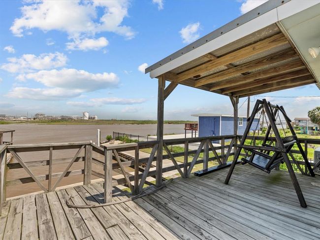 Enjoy the days off the back deck | Image 48