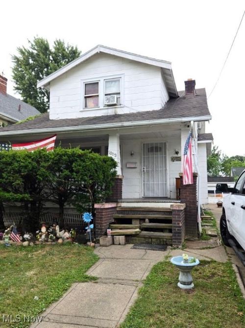 10113 Loretta Ave, Cleveland, OH, 44111-1200 | Card Image