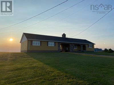 15661 Cabot Trail, House other with 3 bedrooms, 2 bathrooms and null parking in Chéticamp NS | Image 2