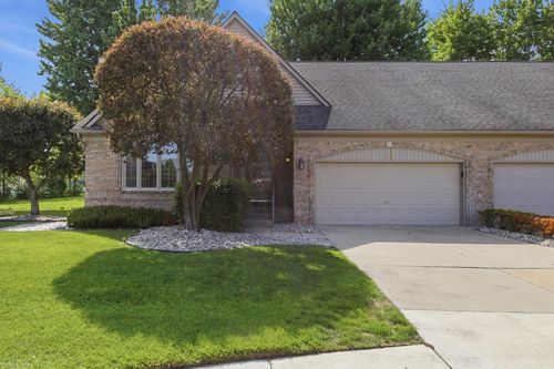 47153 W Mission Valley Drive, Macomb Township, MI, 48042 | Card Image