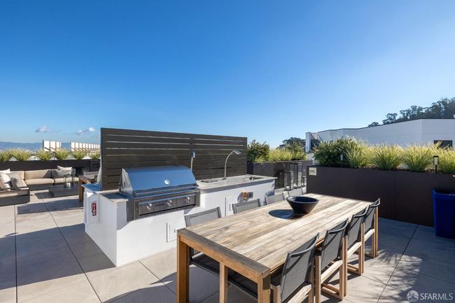 211 - 1 Bristol Ct, Condo with 1 bedrooms, 1 bathrooms and 1 parking in San Francisco CA | Image 23