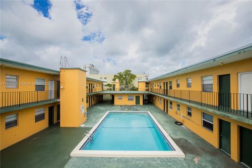 apt-3b-1975 Ne 135th St, North Miami, FL, 33181-2140 | Card Image