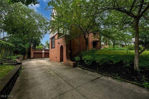 206 21st St Nw, Canton, OH, 44709-3910 | Card Image