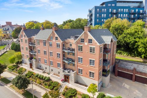 1809 N Commerce St, Milwaukee, WI, 53212-3789 | Card Image