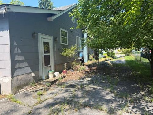 102 Hillcrest Ave, Monroe, NY, 10950-1057 | Card Image