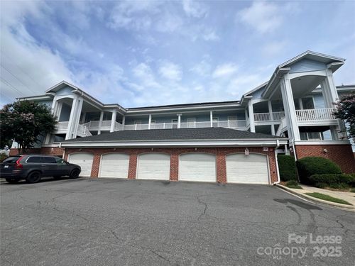 8635 Coralbell Ln, Charlotte, NC, 28213-5284 | Card Image