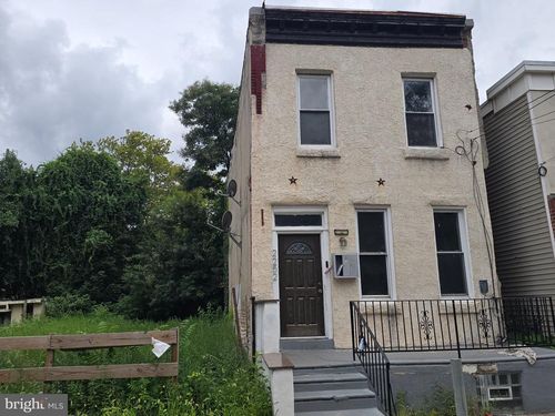 2252 N Camac St, Philadelphia, PA, 19133-1013 | Card Image