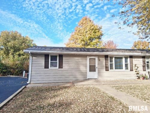 a-5812 W Farmington Rd, Peoria, IL, 61604-4508 | Card Image