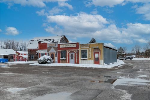 6355 Knickerbocker Rd, Ontario, NY, 14519-8803 | Card Image