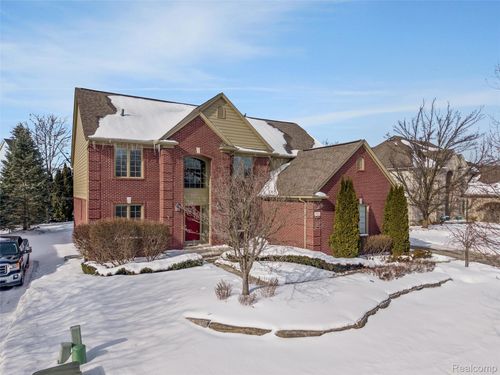 55453 Macintosh Ct, Shelby Township, MI, 48316-5341 | Card Image
