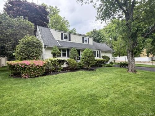 17 Mallory Rd, Spring Valley, NY, 10977-3116 | Card Image