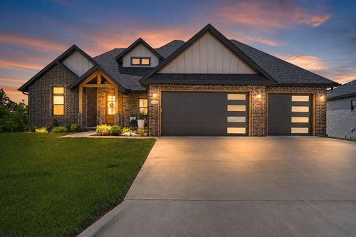 204 N Blarney Ct, Nixa, MO, 65714-4204 | Card Image
