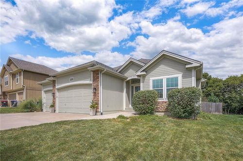 1806 Curtis Dr, Greenwood, MO, 64034-8705 | Card Image