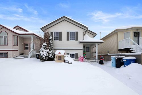 145 Laurier Rd, Fort Mcmurray, AB, T9K2L4 | Card Image