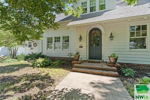 415 Canby St, Vermillion, SD, 57069-3103 | Card Image