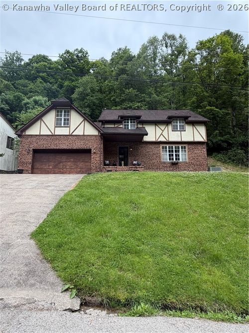 556 Hidden Valley Rd, Chapmanville, WV, 25508-5724 | Card Image