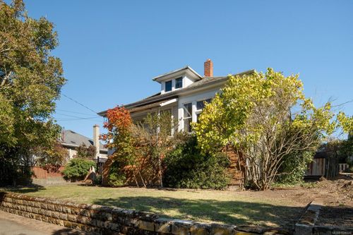 2639 Prior St, Victoria, BC, V8T3X7 | Card Image