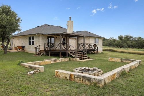 275 Starview Rd, Fredericksburg, TX, 78624-6458 | Card Image