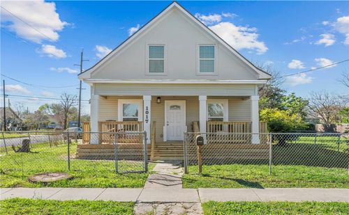 1017 12th St, Corpus Christi, TX, 78404-3324 | Card Image