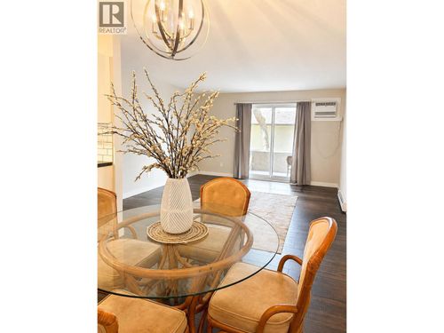112-3842 Gordon Dr, Kelowna, BC, V1W3G5 | Card Image