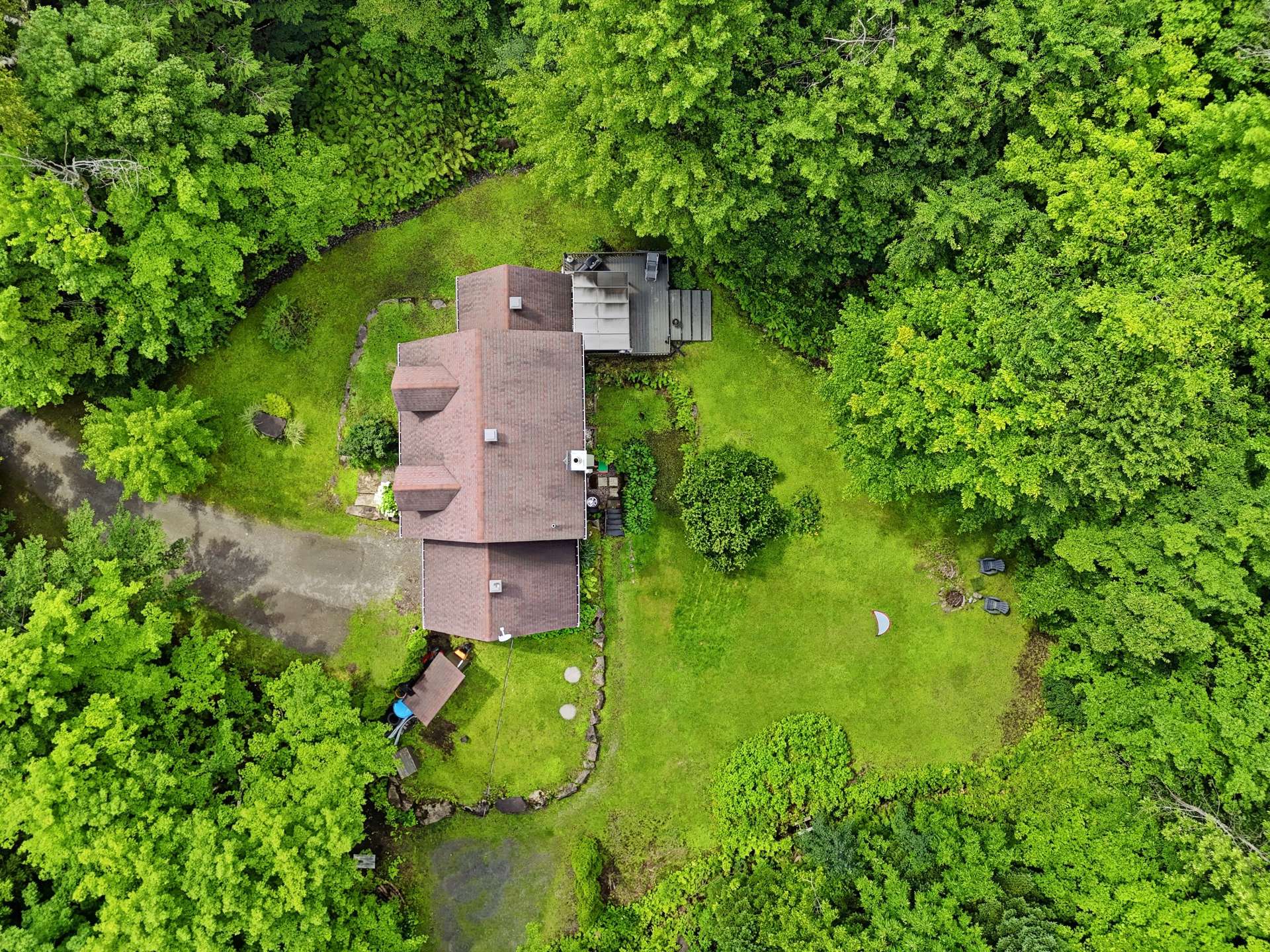 Residential in Sainte-Anne-des-Lacs 3