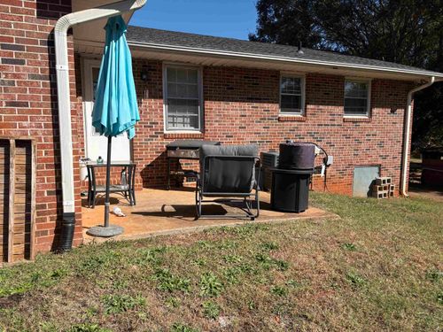 7 Wedgefield Dr, Boiling Springs, SC, 29316-8364 | Card Image