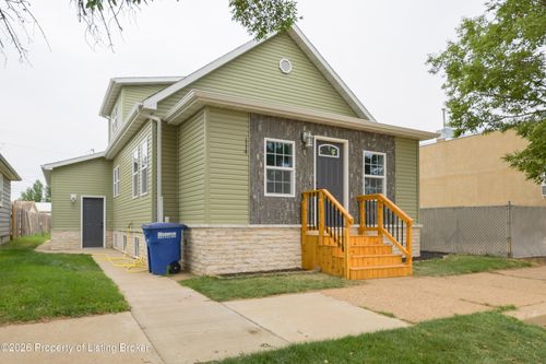 114 E Broadway St, Dickinson, ND, 58601-5679 | Card Image