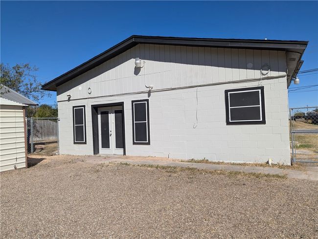 410 E Willis St, House other with 2 bedrooms, 1 bathrooms and null parking in Odem TX | Image 30
