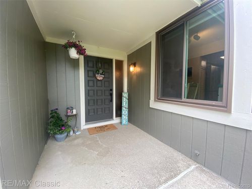 854 Yorktown Ct, Northville, MI, 48167-1008 | Card Image